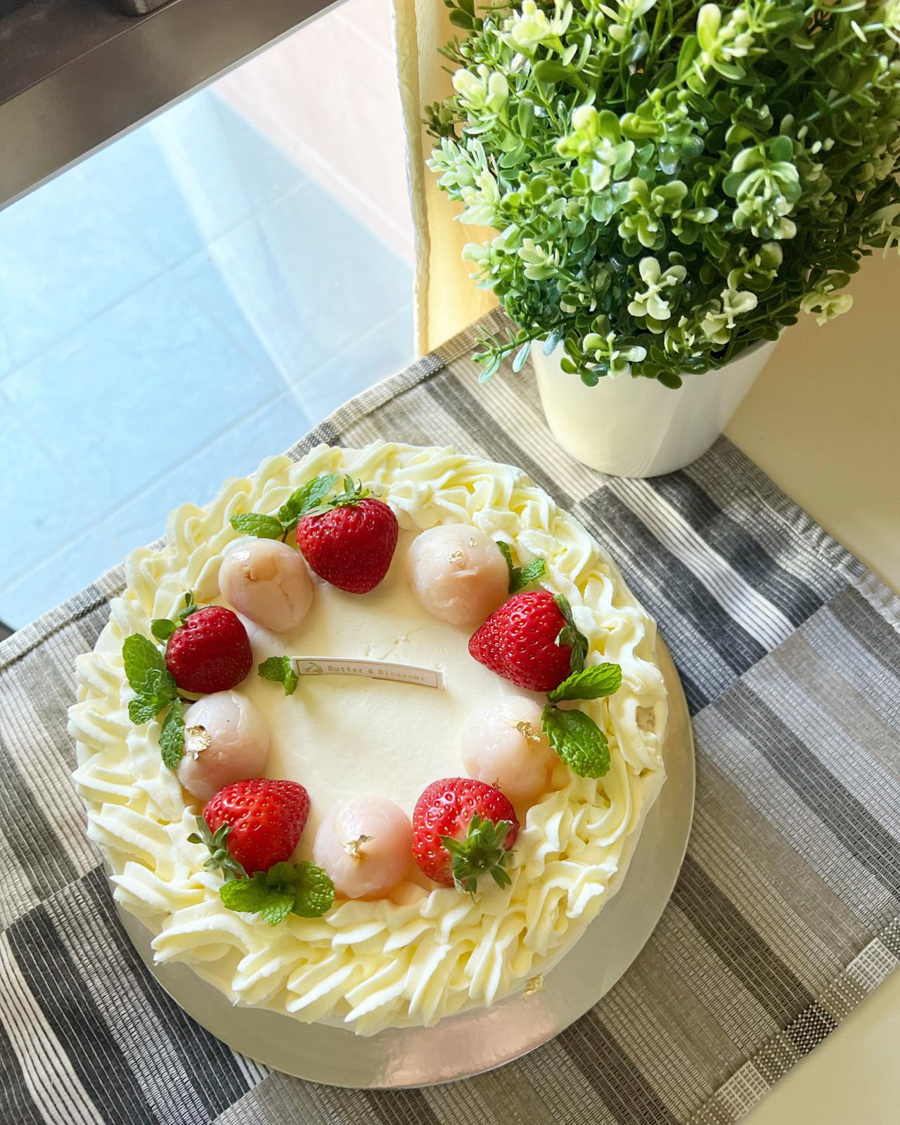 Strawberry and Lychee Mascarpone Cake